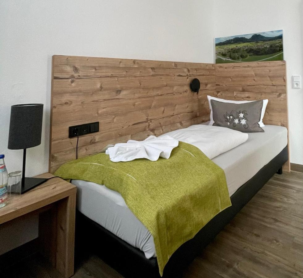 Single Room,1521967165:JPEG